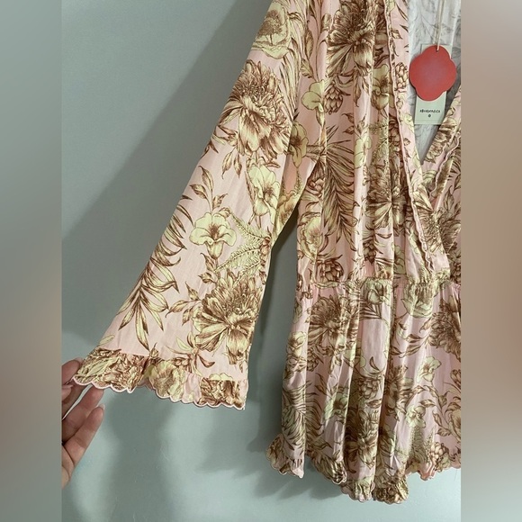 AGUA BENDITA -
Romantic Floral Print Flare Sleeve Romper - Picture 4 of 14
